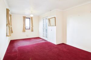 LIVING ROOM- click for photo gallery